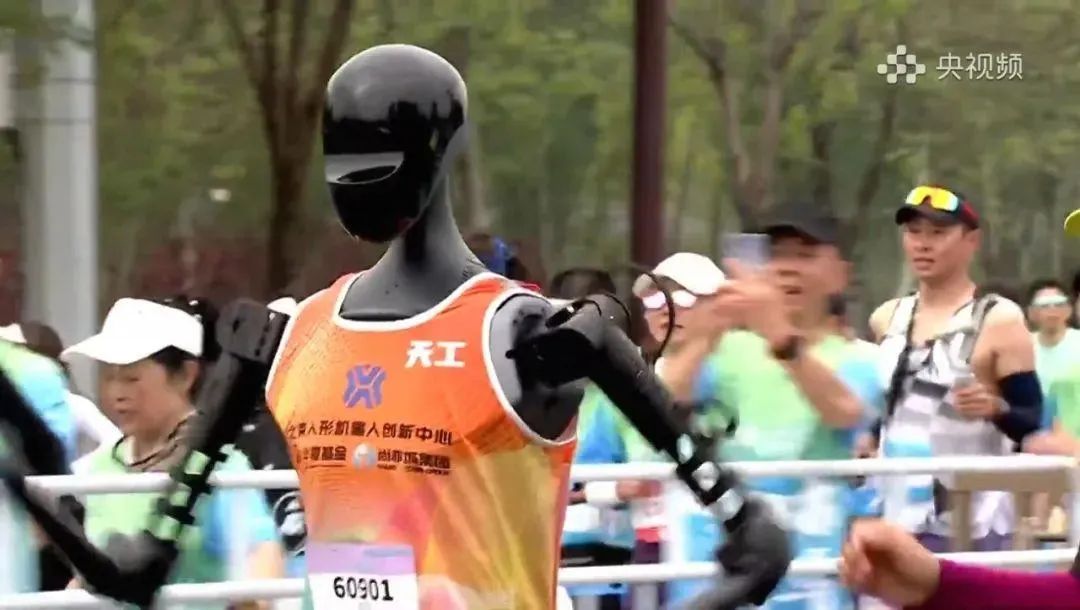 独家揭秘北京机器人马拉松:谁在打造下一个“体育科技IP”?