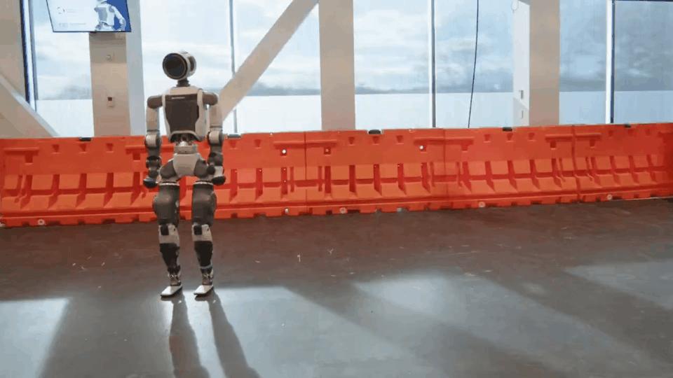 Atlas机器人越来越像人了,强化学习加持爬行、翻跟头、跳街舞,已安排进厂打工