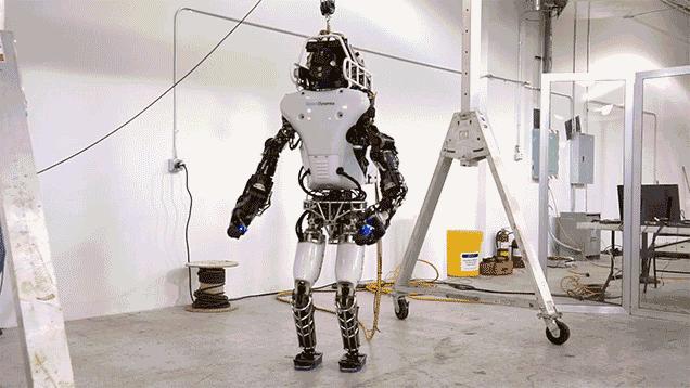 Atlas机器人越来越像人了,强化学习加持爬行、翻跟头、跳街舞,已安排进厂打工