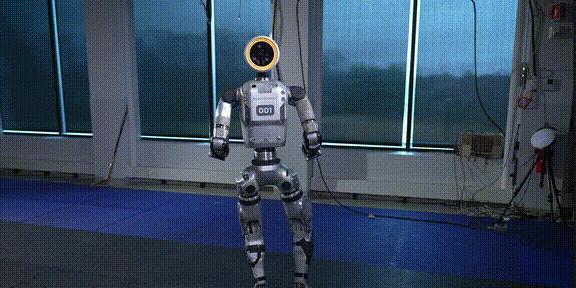 Atlas机器人越来越像人了,强化学习加持爬行、翻跟头、跳街舞,已安排进厂打工