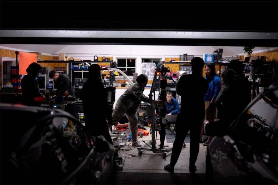 挑战波士顿动力,人形机器人卷到了硅谷