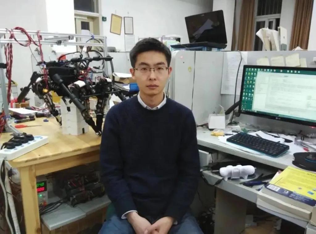 王兴兴抢跑 “具身智能” 红利,宇树产业链能否啖头汤?