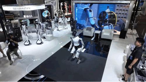 不管你来不来32°C的上海逛WAIC,都需要这份探展指南