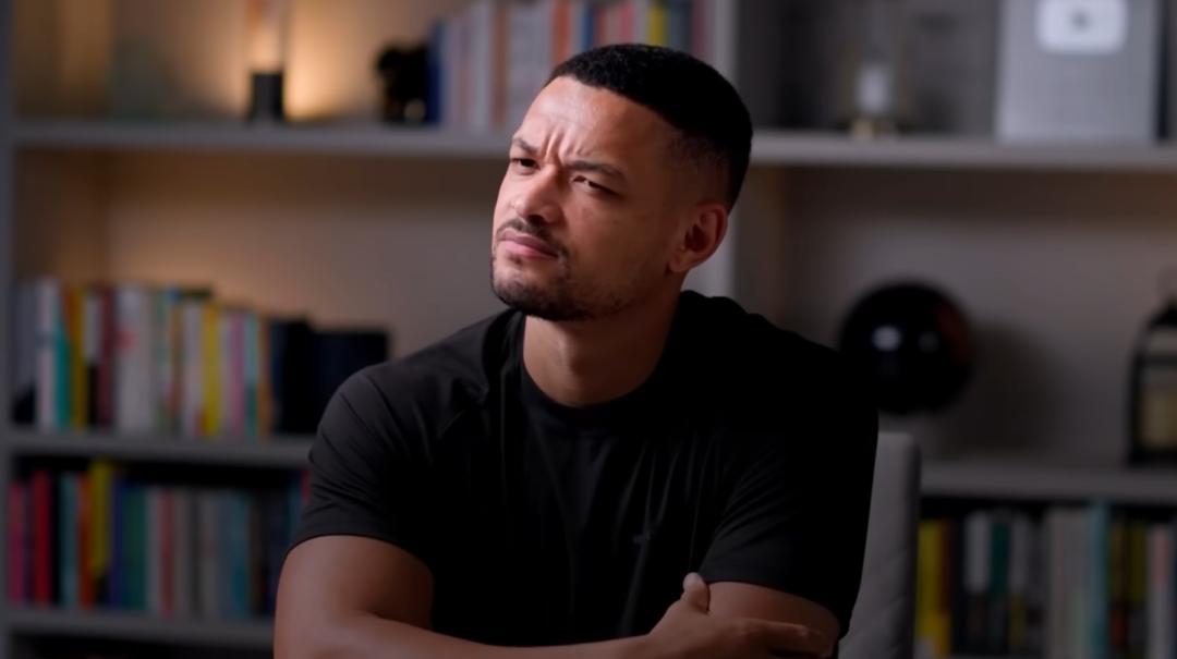 AI将消灭中产阶级,前谷歌高管惊人预警:未来只剩金字塔尖0.1%和底层