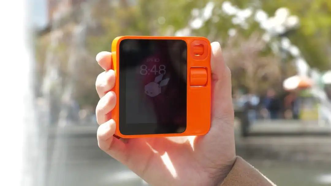 最高销量250万,从13个最能卖的AI硬件,我读懂了两个关键变化