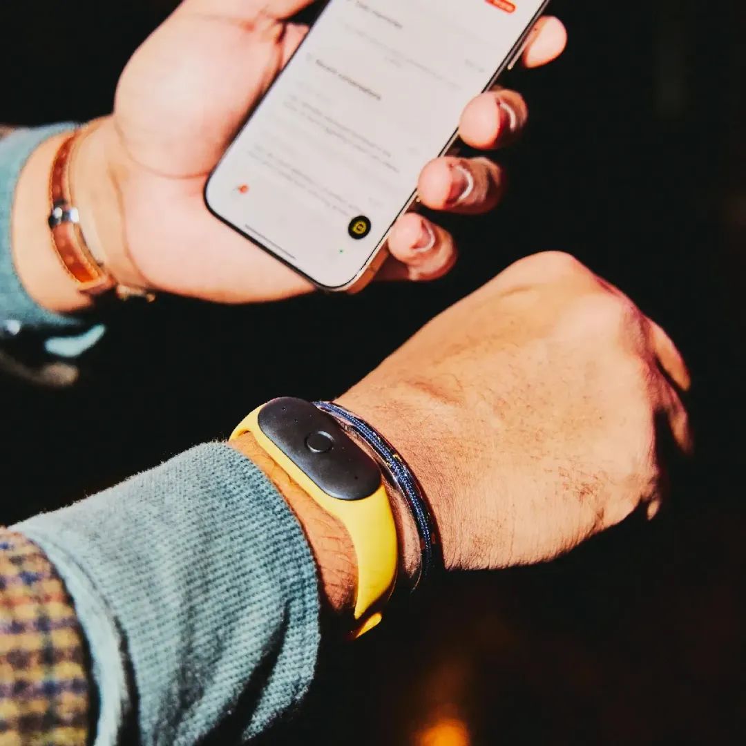 最高销量250万,从13个最能卖的AI硬件,我读懂了两个关键变化