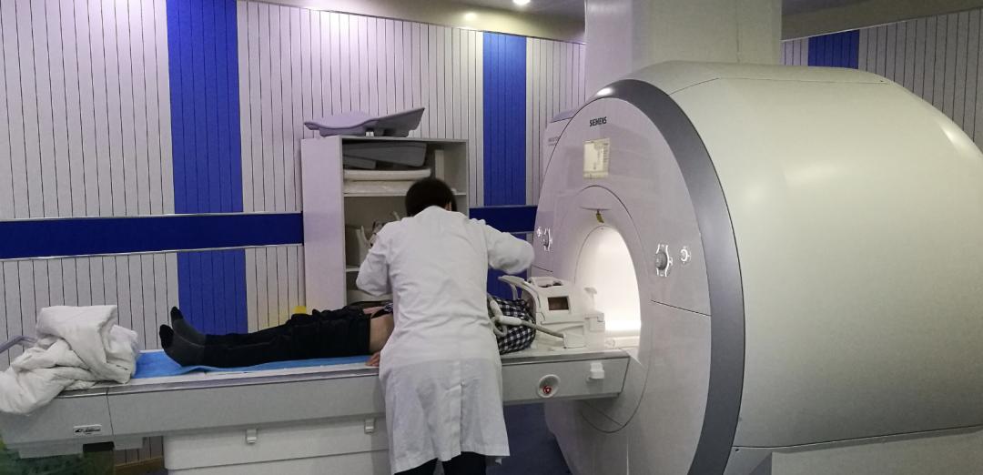 美籍华人数学天才-陶哲轩“断粮”后,25年首次绝望怒吼:美国科学命脉被砍断