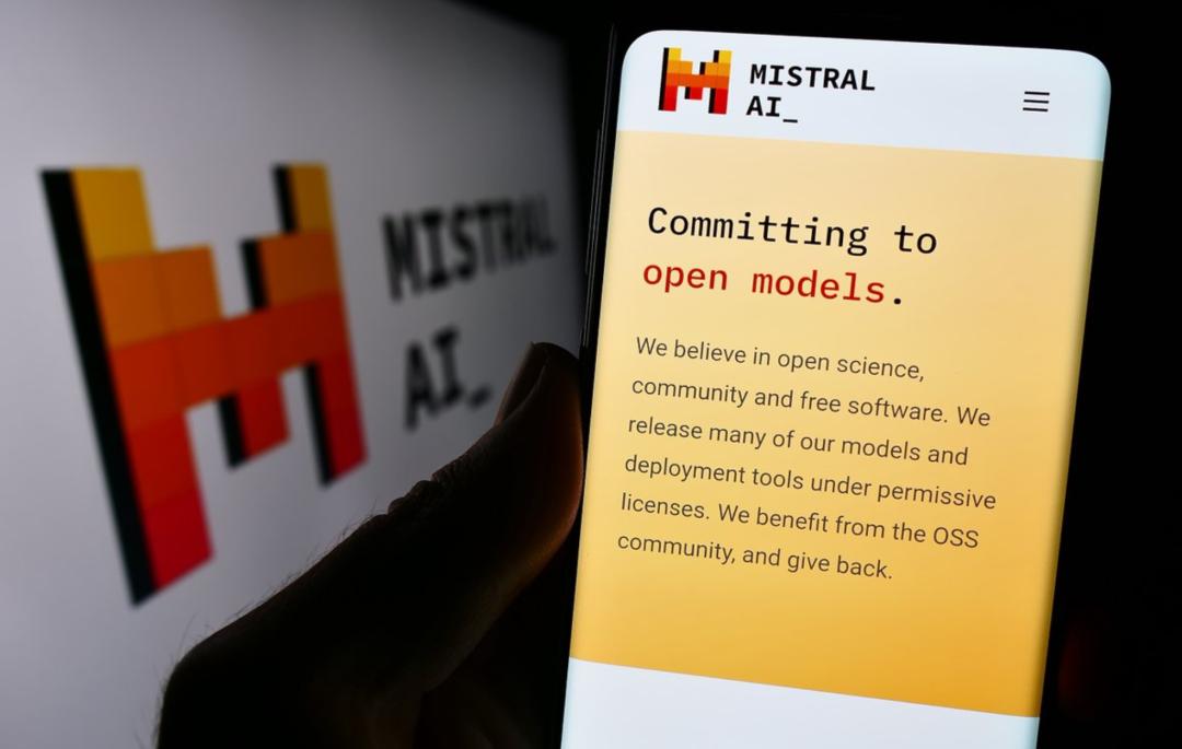 刚刚,光刻机巨头ASML杀入AI,豪掷15亿押注「欧版OpenAI」,成最大股东