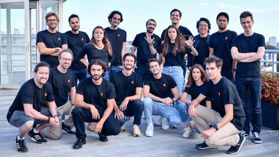 刚刚,光刻机巨头ASML杀入AI,豪掷15亿押注「欧版OpenAI」,成最大股东