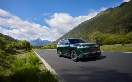 长途自驾不累人!2026 款东风奕派 eπ008 座椅舒适,20 万级家庭 SUV 超适合出游