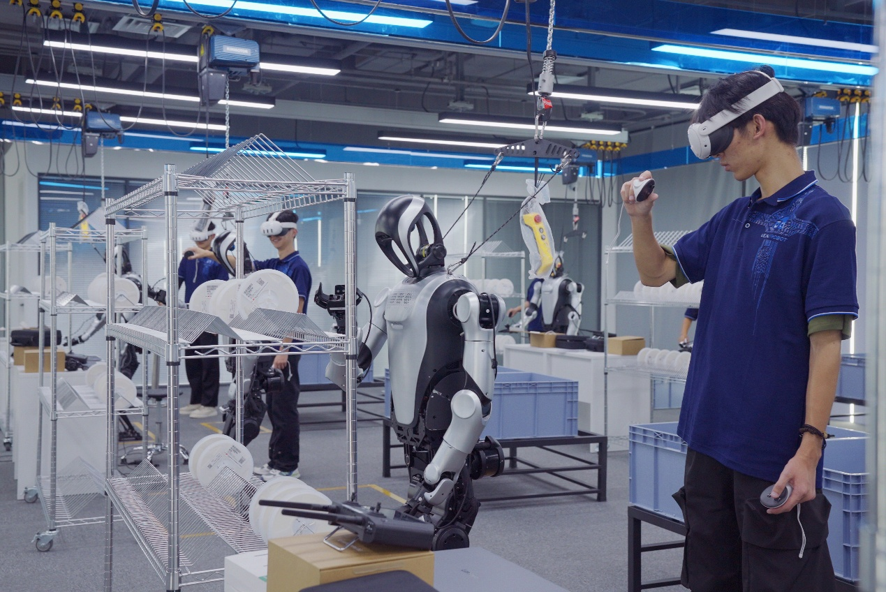 告别具身智能“数据荒”!北京万平人形机器人训练场启用,解决行业数据质量差、迁移难痛点