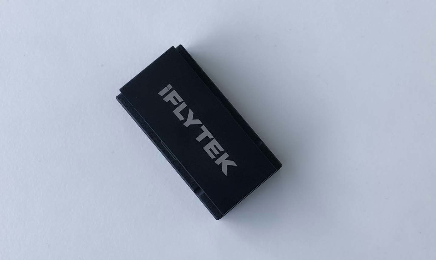 赠永久国际流量会员权益:讯飞双屏翻译机 4699 → 3538 元再降价