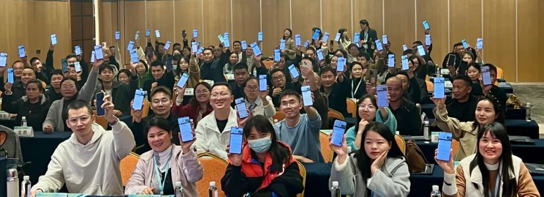 用生成式人工智能的代码生成能力,把自己的想法,借助氛围编程,变成真实、简便、具体、可操作的创新应用(by AI)