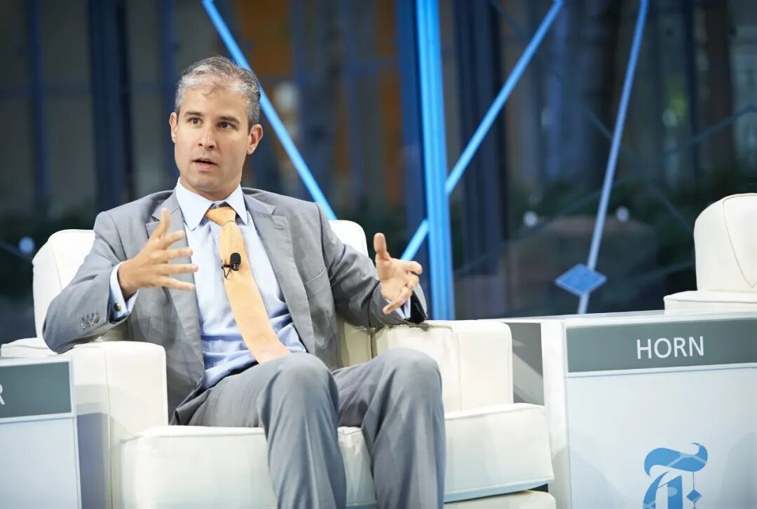 为什么学校现在必须要尽快制定人工智能战略?而一所人工智能就绪学校可能会是什么样子?迈克尔·霍恩如是说