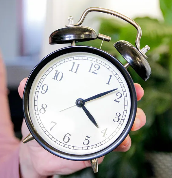 为何幼儿园孩子都会的题,却成了AI的“史诗难题”?