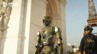 众擎 T800 人形机器人发布:18 万元起,行业首搭固态动力电池