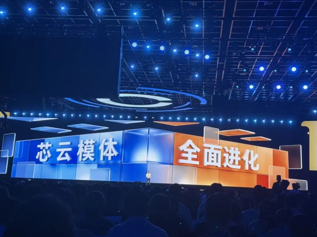 Agent 时代的入口之争,已经打响了。