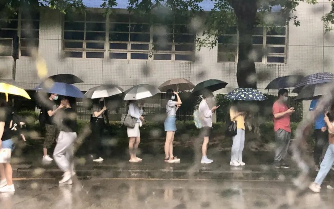 你会下单购买AI生成的书籍吗?你怎么看书店销售AI生成的纸质图书?这对出版行业会产生怎样的影响?
