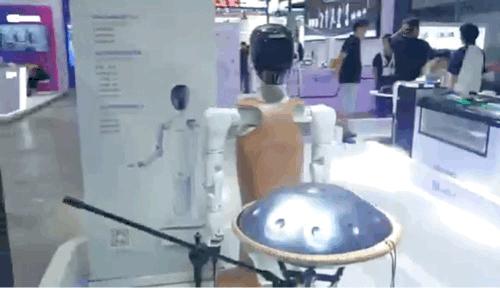 不管你来不来32°C的上海逛WAIC,都需要这份探展指南