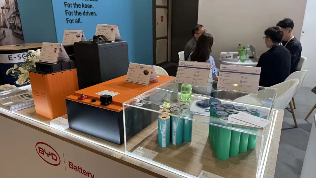 暴走IFA展会带来八大看点!宇树机器人表演秀翻老外,国产AI眼镜攻陷欧洲,“电动老头乐”也来了