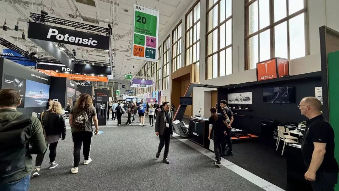 暴走IFA展会带来八大看点!宇树机器人表演秀翻老外,国产AI眼镜攻陷欧洲,“电动老头乐”也来了