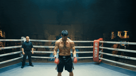 实测可灵AI的新视频模型，它生成的动作戏酷到封神。