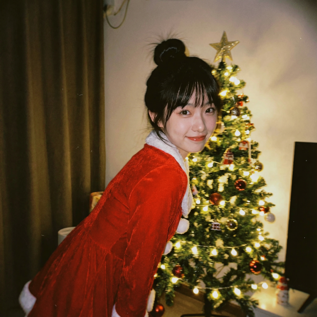 一句话出全套设计,Lovart 把设计门槛打穿了