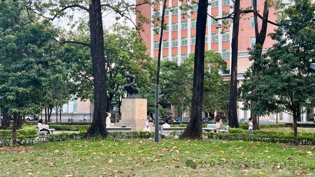 一段提示词，给您配个超级助教，专门写教案，DeepSeek 提供下载，真得太方便了！