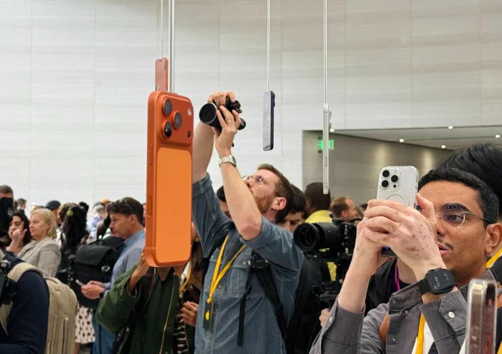 史上最薄iPhone来了，支持eSIM！苹果新机发布：这次大变样，加量不加价