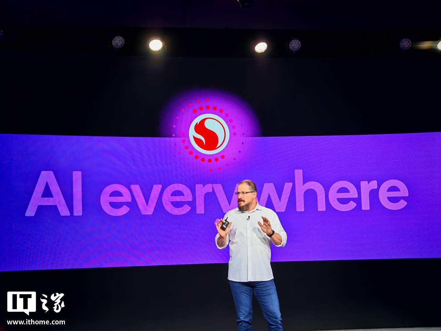 高通展望“AI Everywhere”愿景:以人为中心打造新 UI,扩展智能体技能