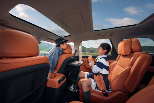 剑指理想L6！2026款零跑C16推出全新5座版，售价16.88万起