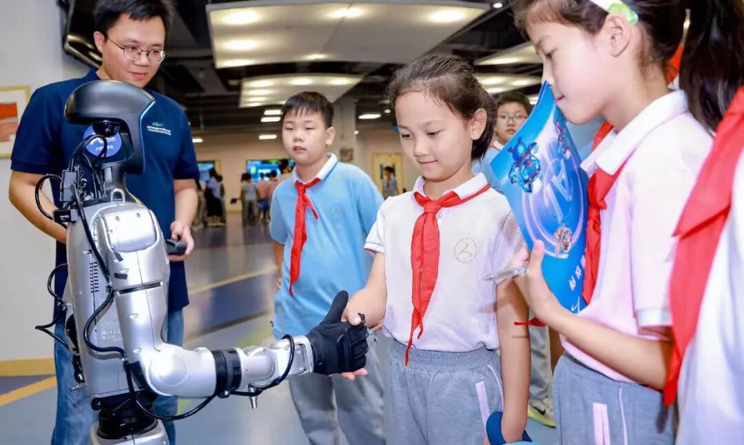 现代教育报 | 北京中小学AI通识课如何有用又有趣？权威专家详解——