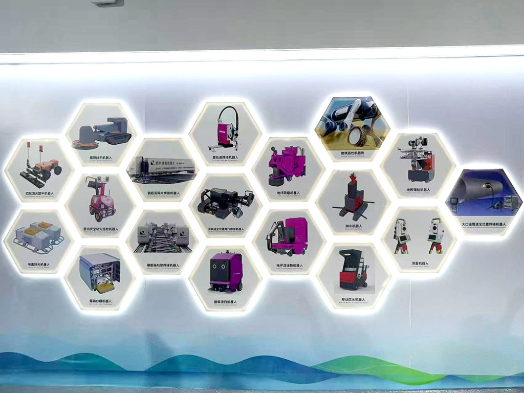 机器人组团上岗、项目工程数字化,浦东机场的智能制造让国际工程师代表团变身“夸夸团”