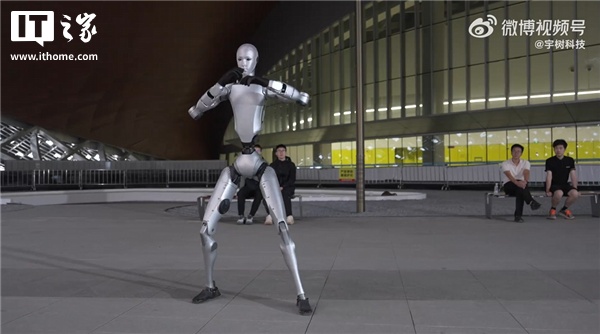 宇树科技发布 H2 仿生人形机器人：身高 180cm、重 70kg，首次拥有拟人仿生脸