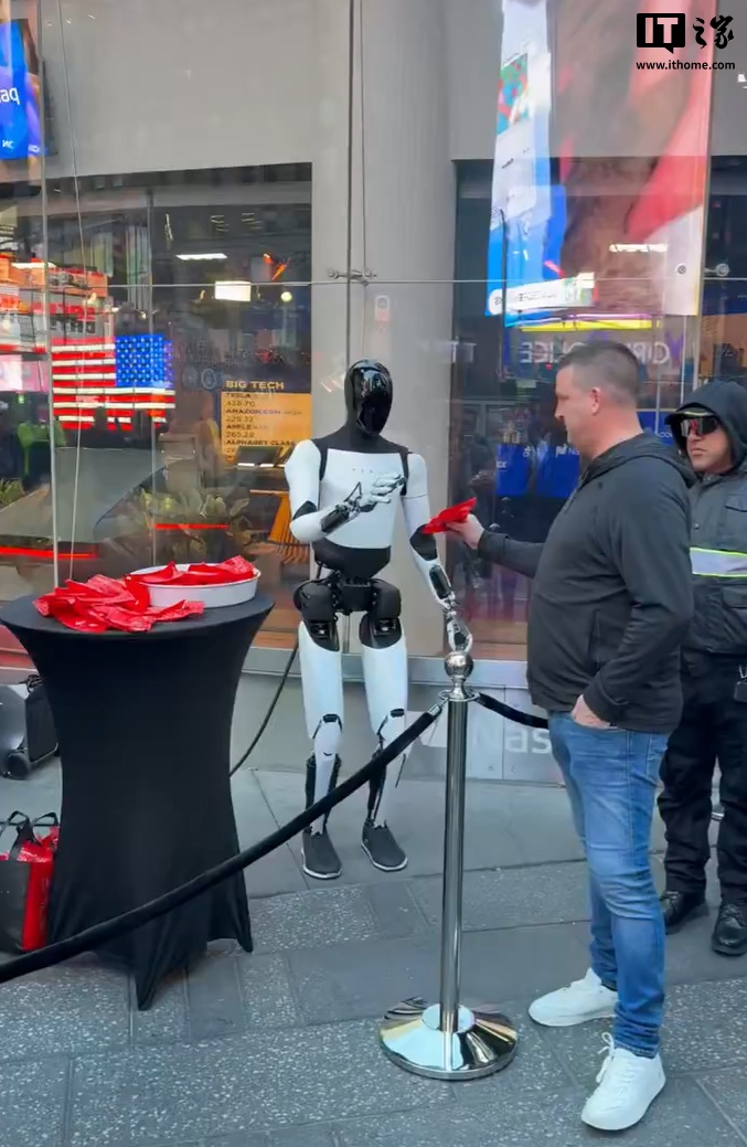 揭秘特斯拉如何训练 Optimus 机器人：人类员工最辛苦，亲自上阵教动作