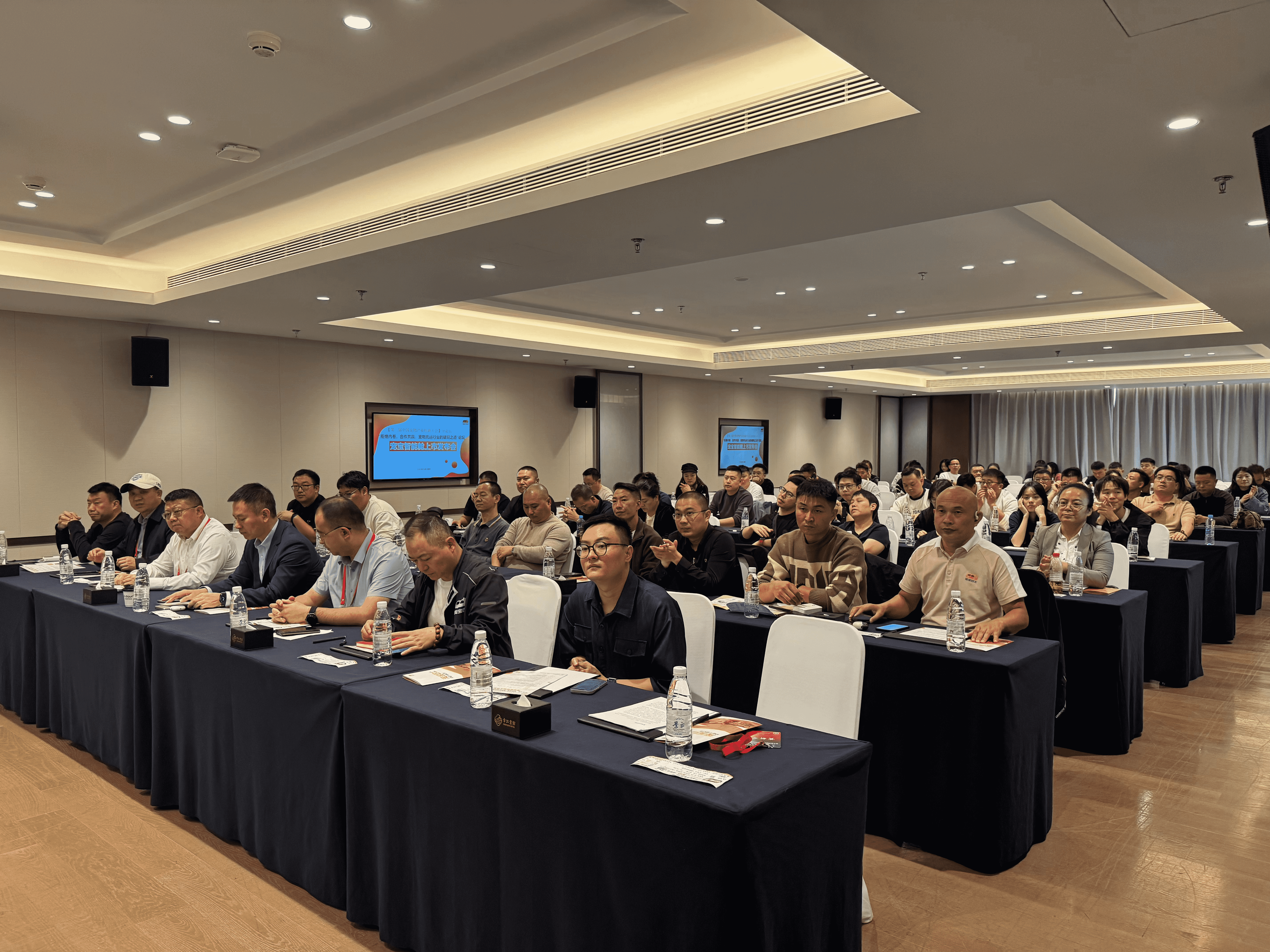 “出行神器”宠宝智能舱上市，引领宠物出行行业智慧升级