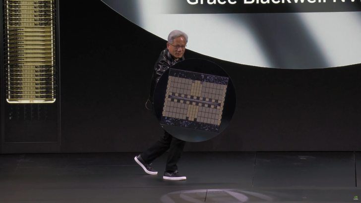 英伟达黄仁勋回应“AI 泡沫论”：计算需求真实存在，与互联网泡沫有本质区别