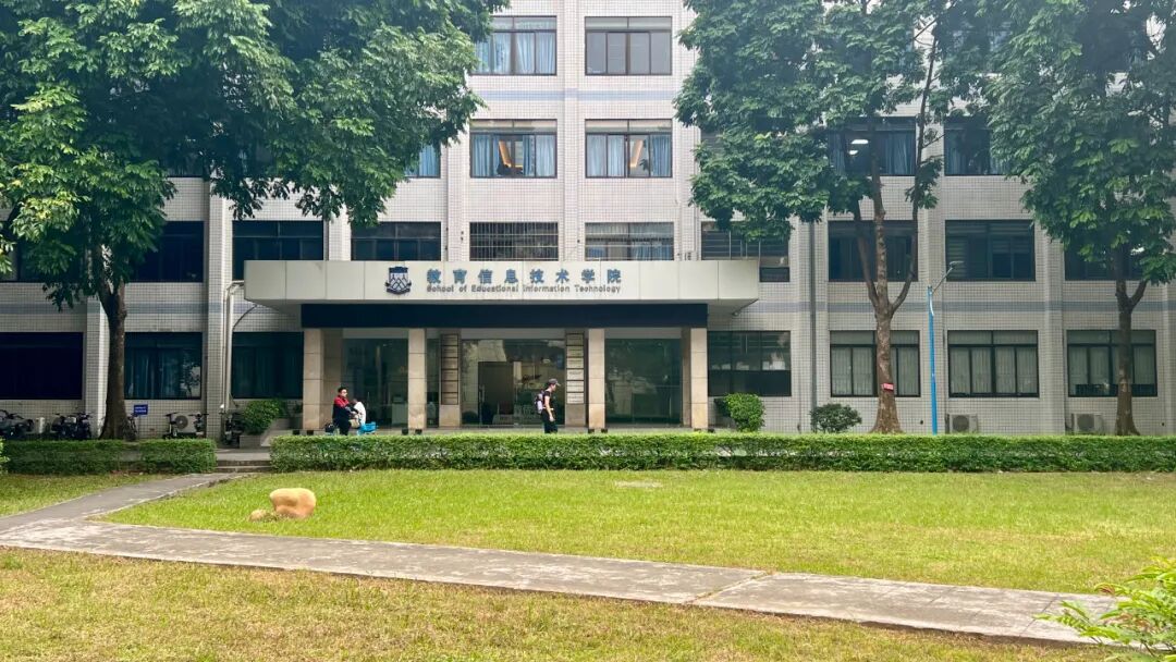 独家报道：英国第一个“无教师讲授课堂”，一次看似激进，实则温和的课堂实验