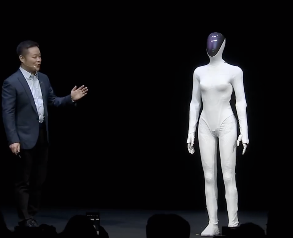 “人形机器人最缺的不是人形结构，而是大脑”