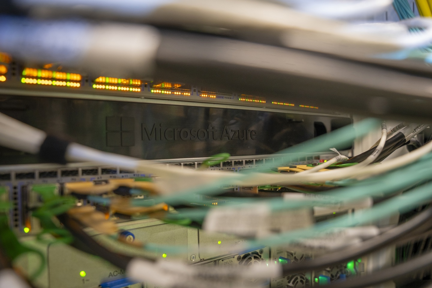 微软打造首个 AI 超级工厂：多座新一代 Fairwater 数据中心构成站点网络