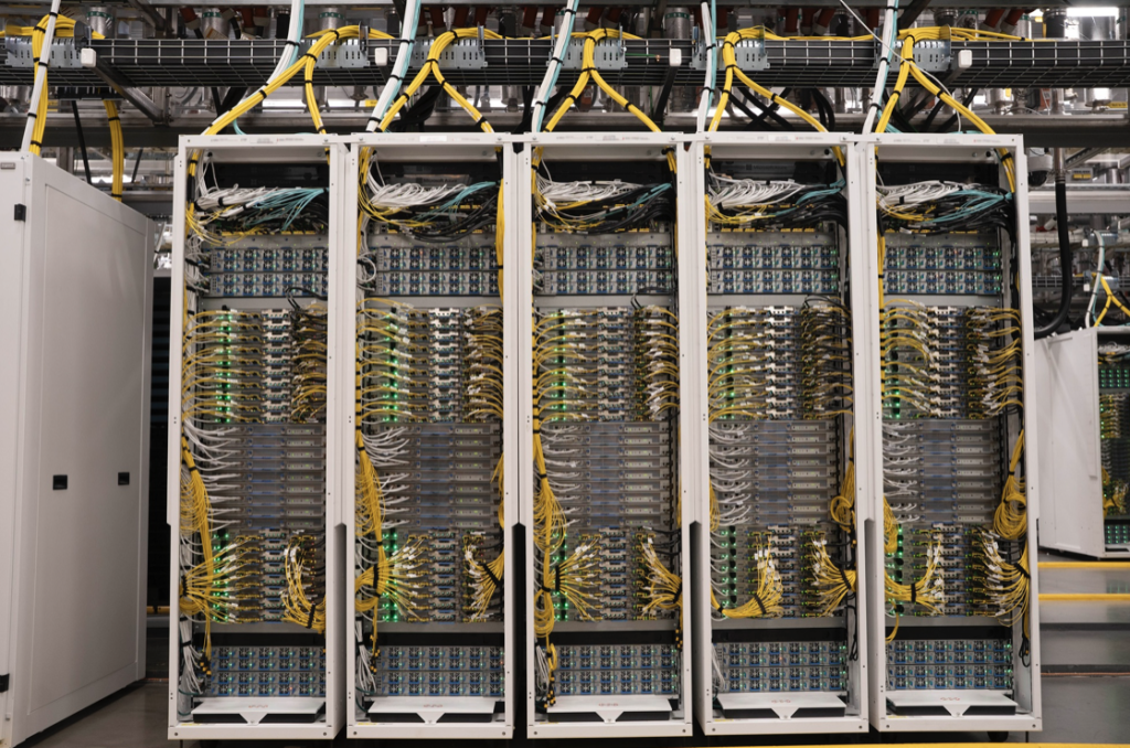 AI基建竞赛再升温，Anthropic拟斥资500亿美元建数据中心