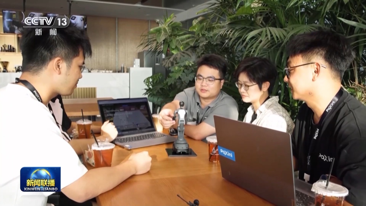 100% 国产化！国产机器人灵巧手突破“卡脖子”壁垒，关键零件成本骤降 99%