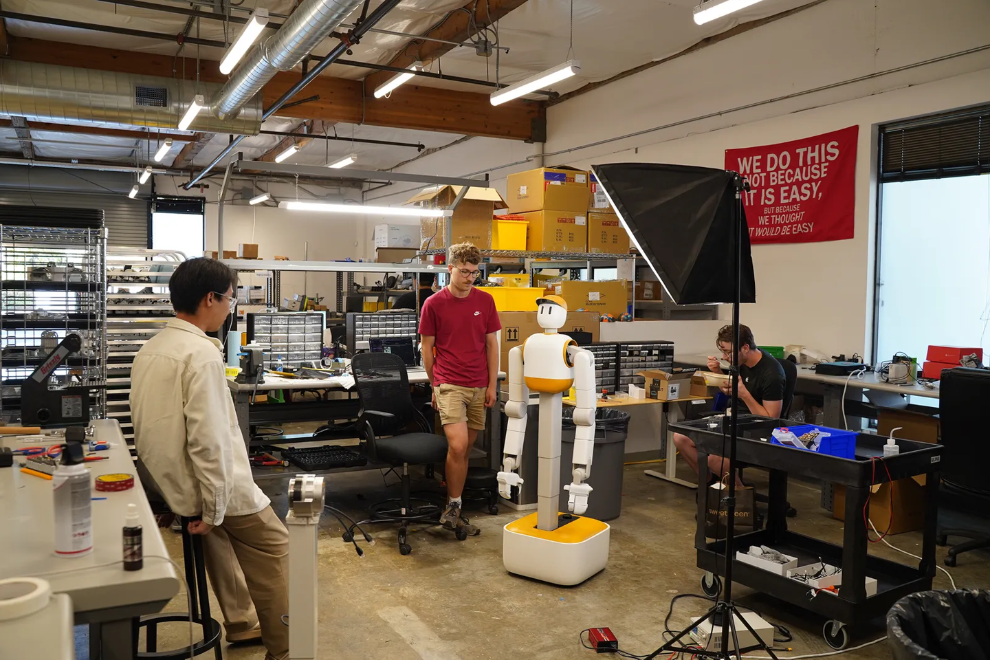 Memo 家庭机器人亮相，会做咖啡、叠衣服、打扫卫生