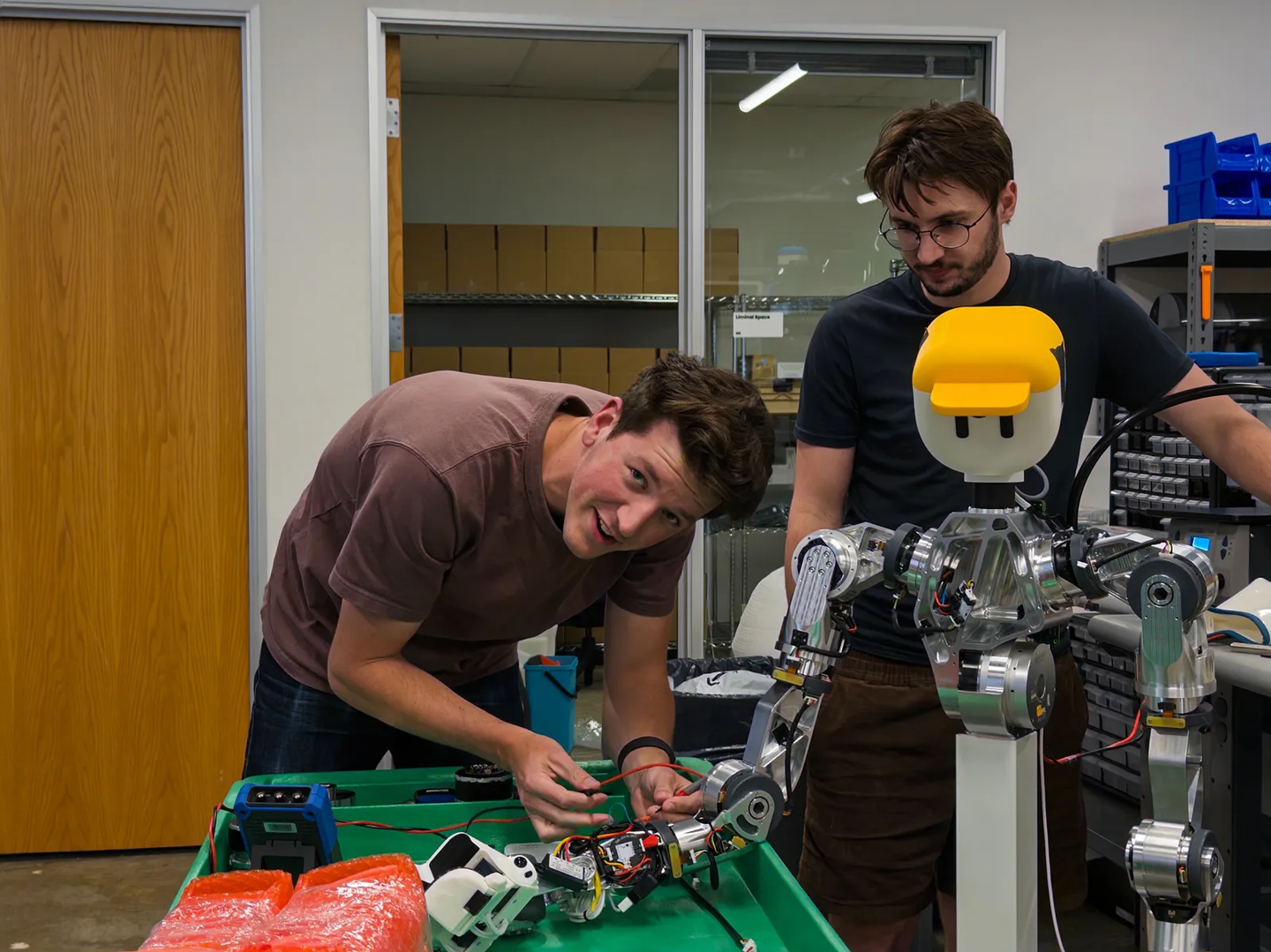 Memo 家庭机器人亮相，会做咖啡、叠衣服、打扫卫生