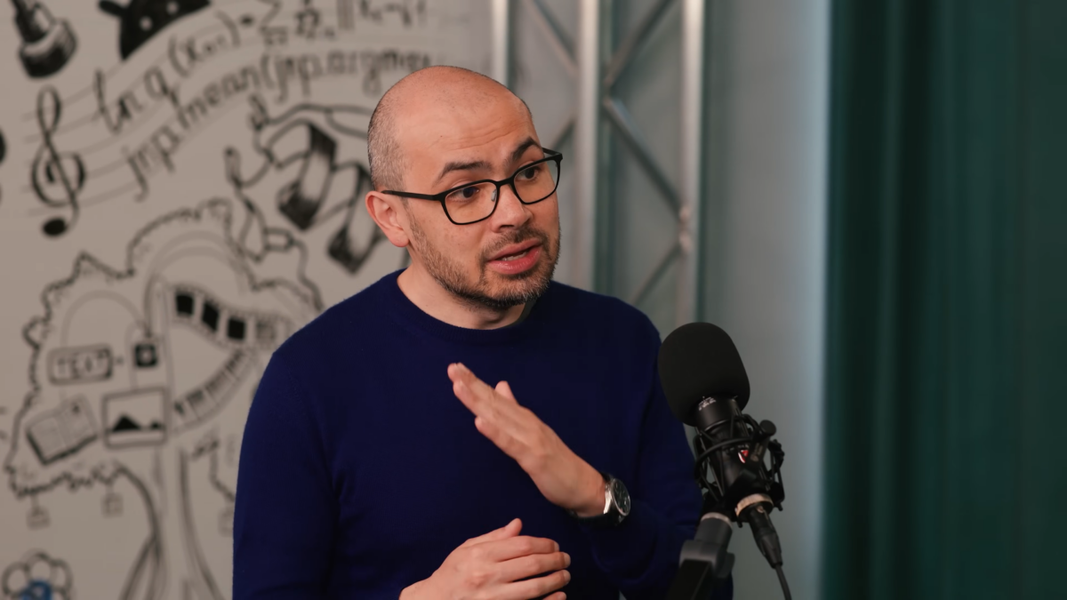 谷歌 DeepMind CEO 哈萨比斯：世界模型是未来，AI 泡沫真实存在