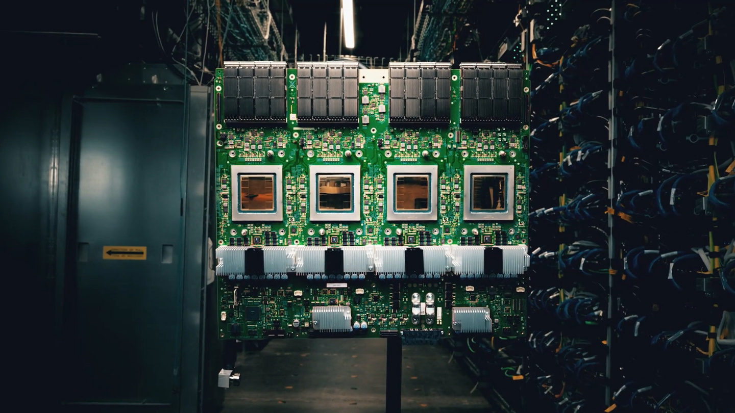 消息称 Meta 正就为自有数据中心导入 TPU AI 芯片与谷歌洽谈