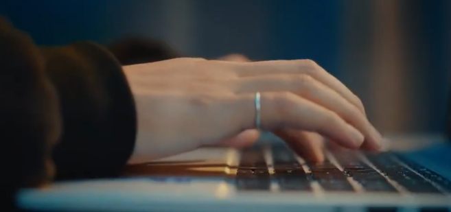 公司账号被盗？网警破获 AI 换脸非法侵入案