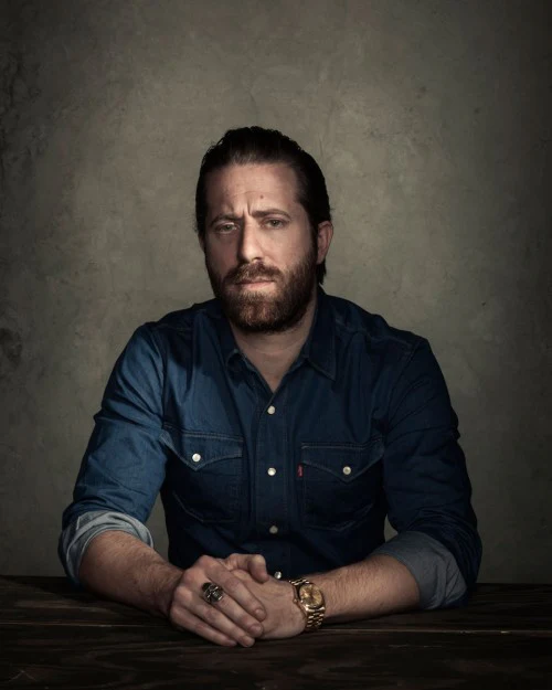 Meta 组建全明星设计团队：前苹果副总裁 Alan Dye 挂帅，攻坚 AI 眼镜