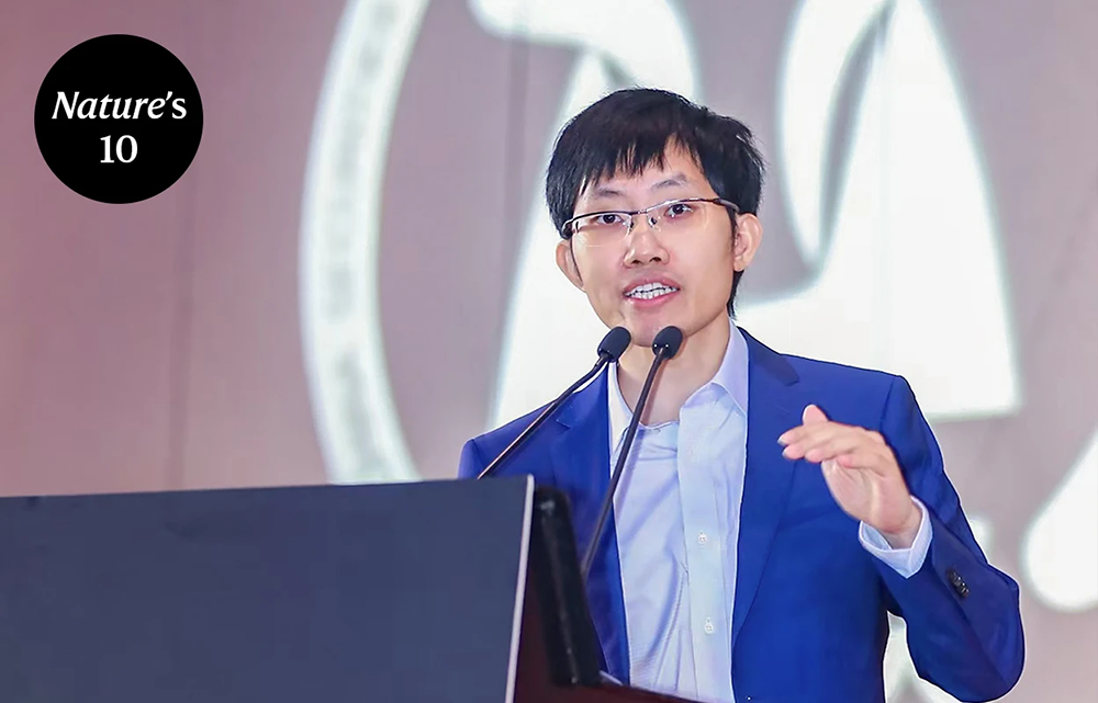 《自然》十大科学人物：DeepSeek梁文锋、潜入深海9000米杜梦然入选