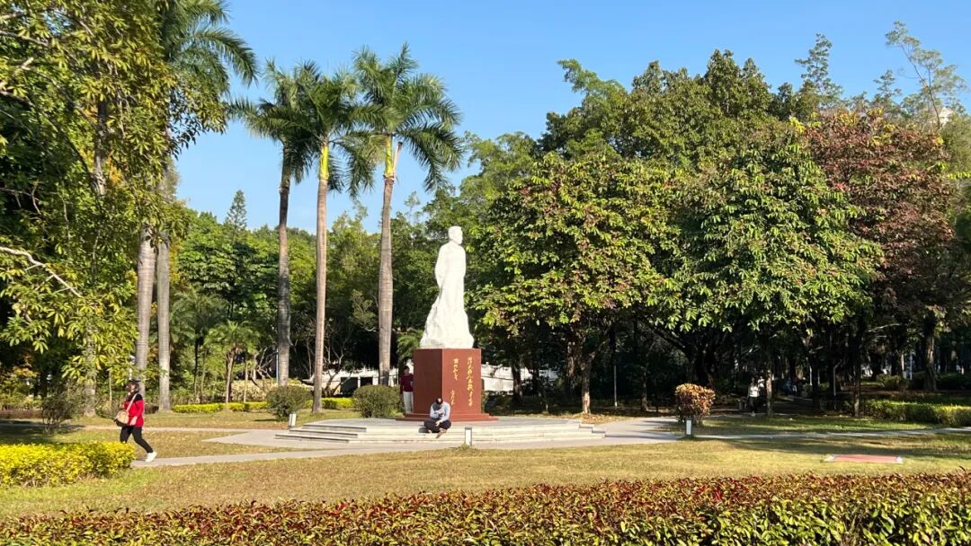 人工智能大潮涌动，学校到底应该怎么推进人工智能教育应用？这个7步行动路线图供您参考